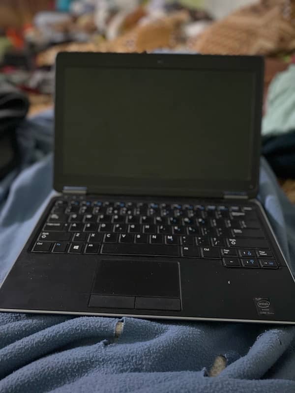 Dell i5 4th gen 8 gb ram 128 ssd 3