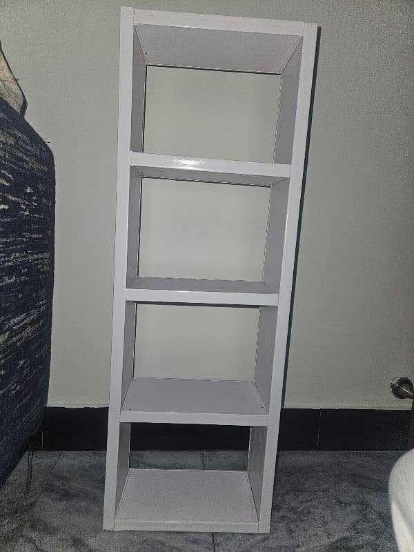 Strong wooden white bookshelf with 4 compartments 0