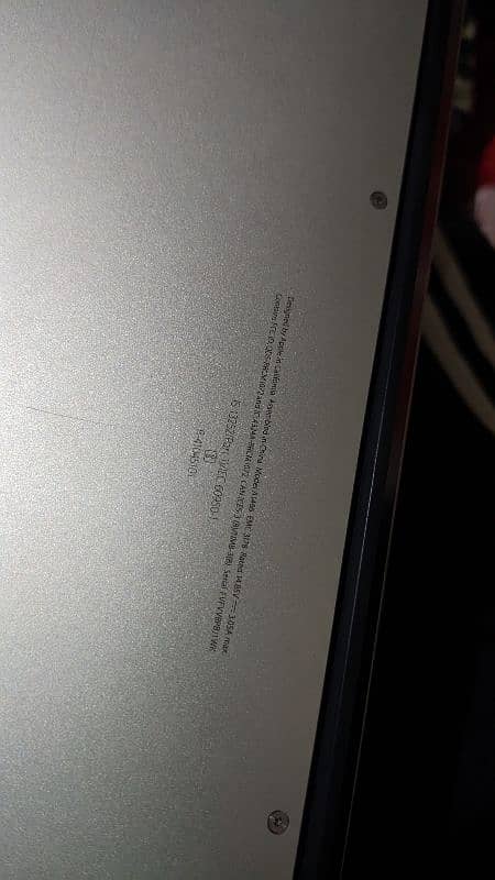 MacBook air 2017 model all ok  with charger 6