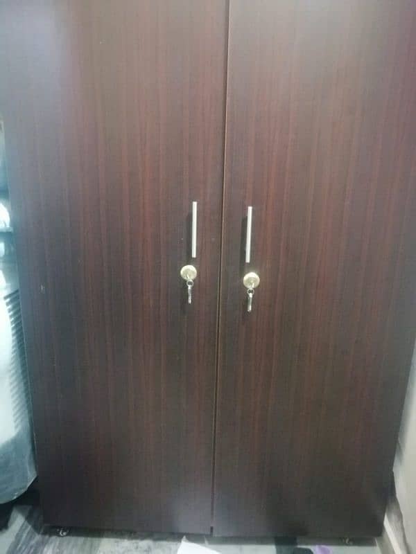 good condition cabinet urgent for sale 5