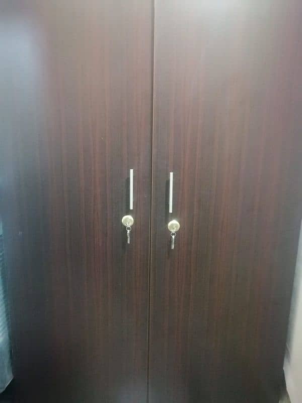 good condition cabinet urgent for sale 7