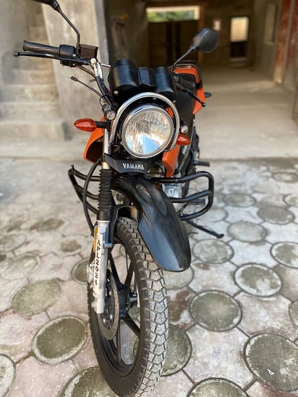 yamaha ybr 125 G matt orange 2024 model 7