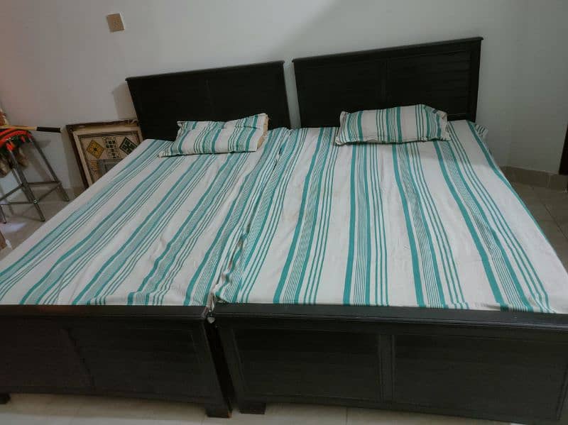 2 Single bed for sale 0