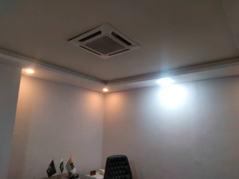 I-9 BRAND NEW 2600 SQ. FEET OFFICE REAL PICS ATTACHED NEAR TO METRO BUS STOP HUGE CAR PARKING 11