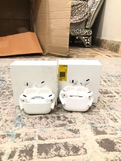 2 apple copy airpods contact on this number 03151133287