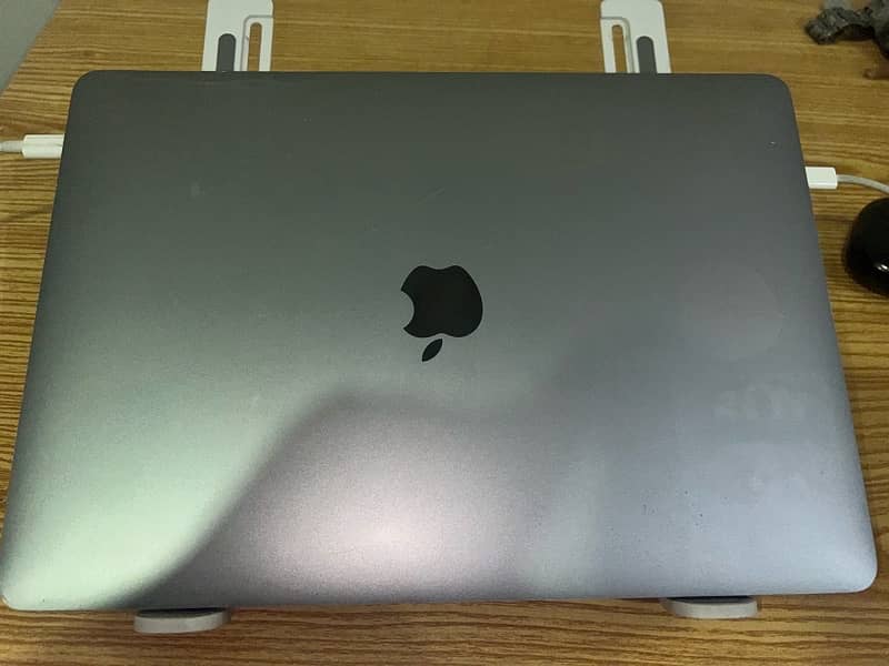 MACBOOK PRO 2017 i7 16GB 1