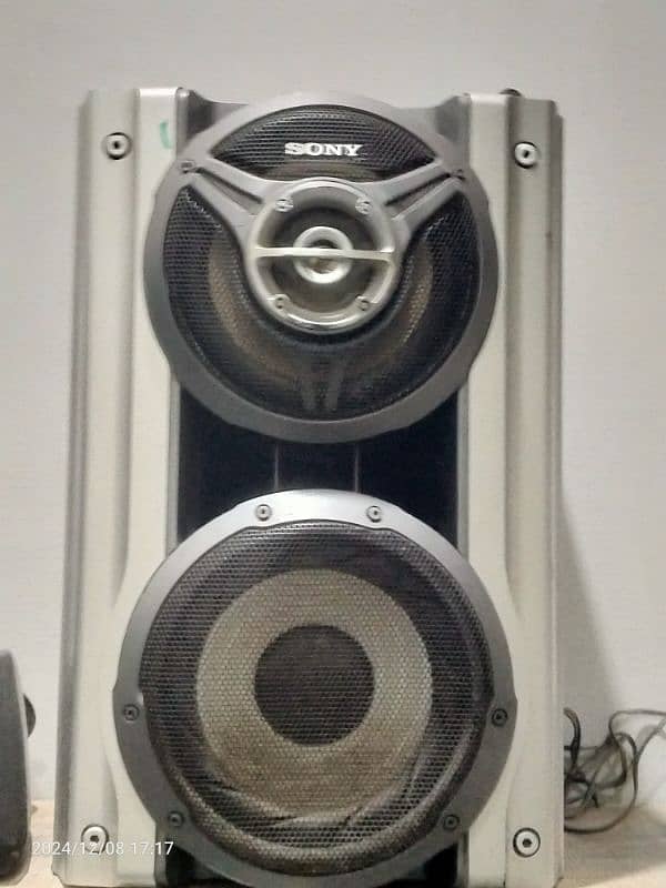 speakers 1