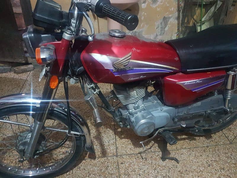 Honda 125 2001 model Punjab number 7