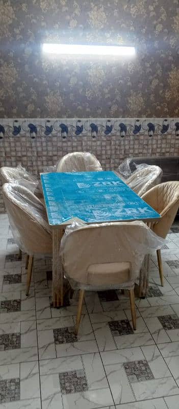 dining table from 6chaires 1