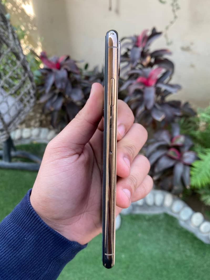 iphone xs max 2