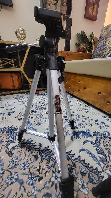 Yunteng RM 680 and Victory Tripods 2