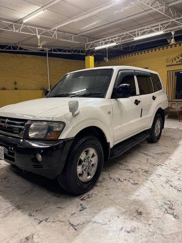 Mitsubishi Pajero 2005 1