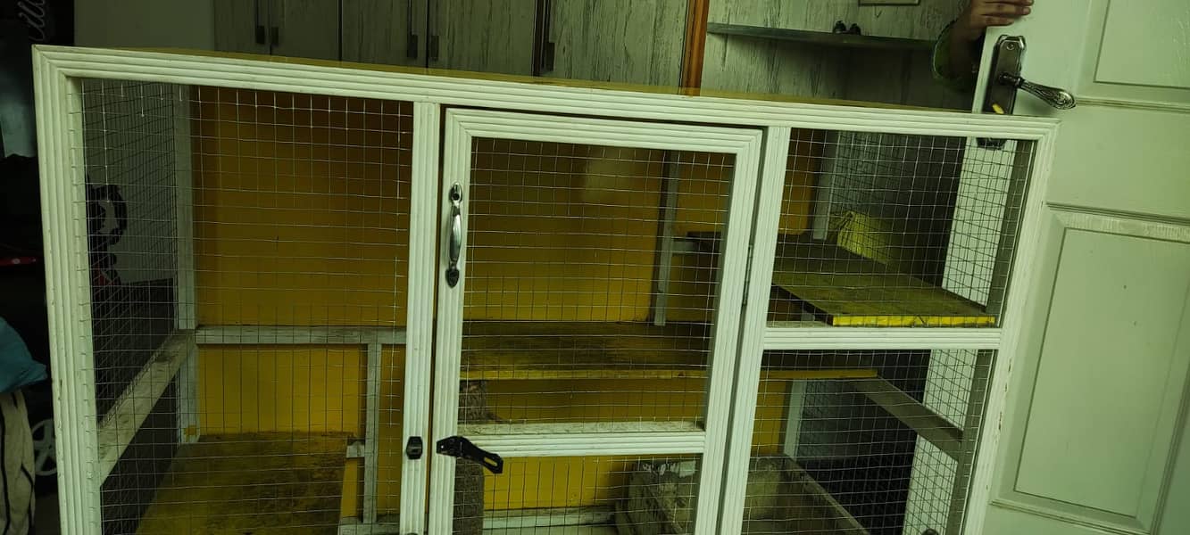 Beautiful cat cage with litter box inside 3