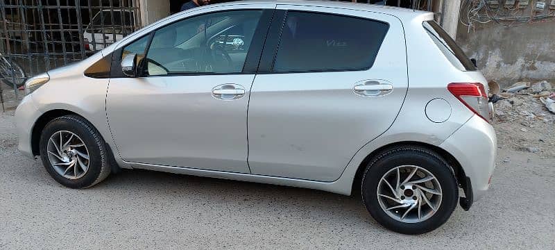 Toyota Vitz 2011 13