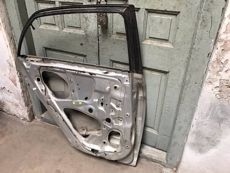 2016 Corrolla Accidented Original Door 5