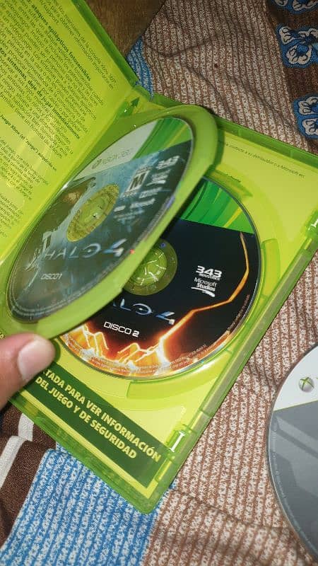 Xbox 360 Original Cd Halo Game with All Parts 3