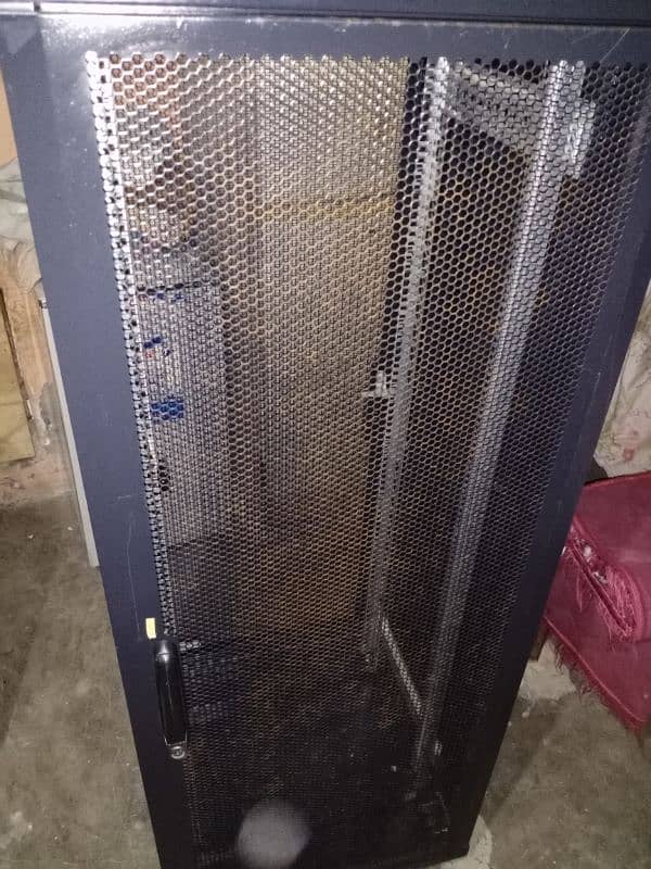 server rack mint condition 0