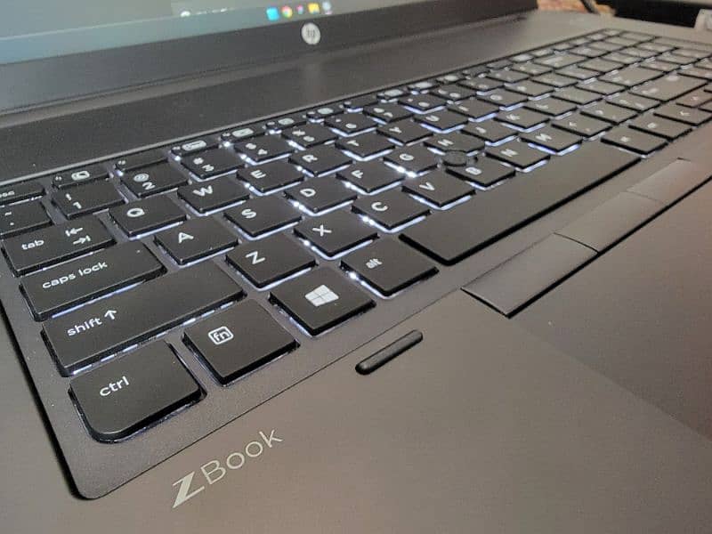 HP Zbook 17 G3 24GB Ram M3000m 4Gb Nvidia 0