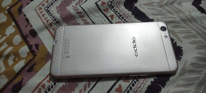 assalamualaikum I am selling my oppo a57 4 ram 64 rom 1