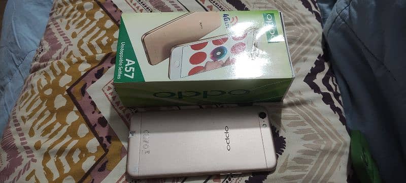 assalamualaikum I am selling my oppo a57 4 ram 64 rom 4