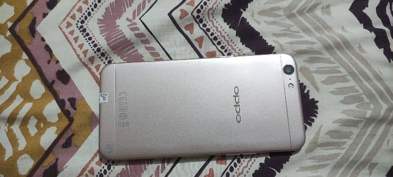 assalamualaikum I am selling my oppo a57 4 ram 64 rom 5