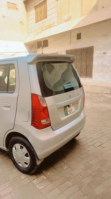 Suzuki Wagon R 2015 3