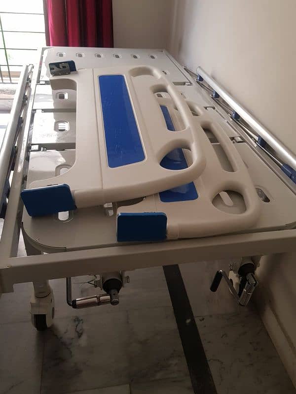 manually operated patient bed 0