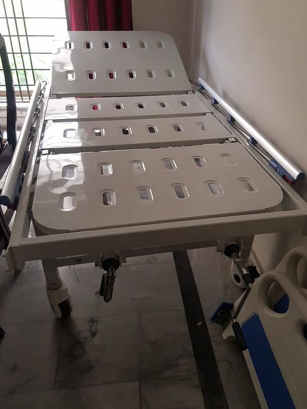 manually operated patient bed 1