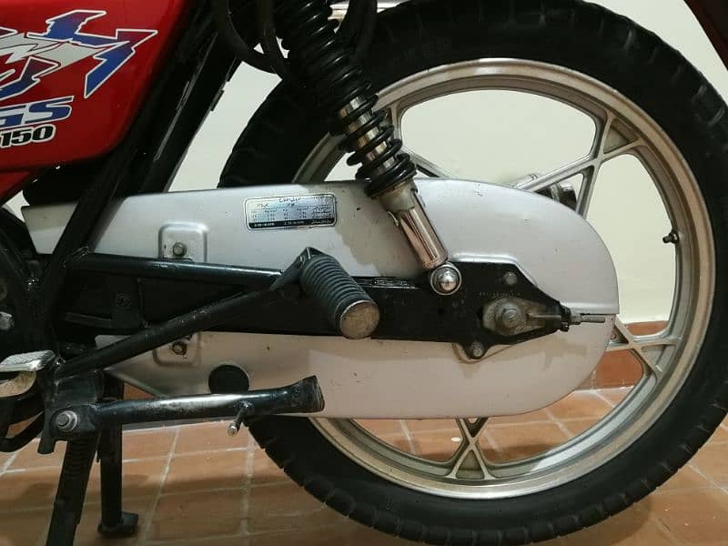 Suzuki GS 150 SE 3