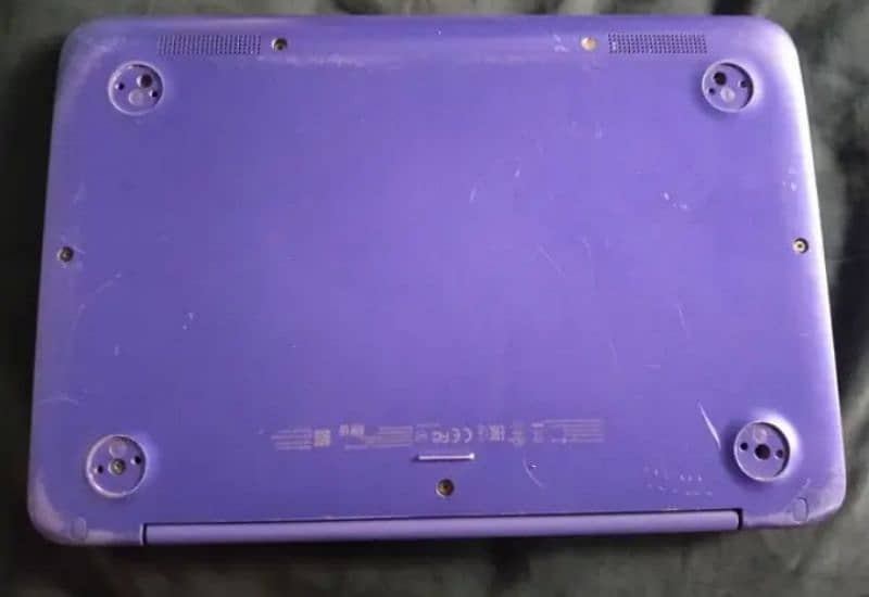 arrgent sale HP stream book Screen damage only 3