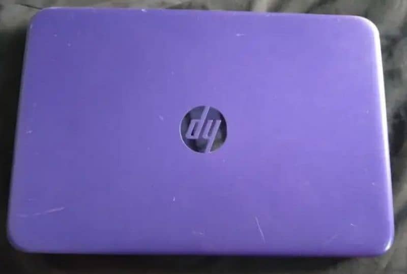 arrgent sale HP stream book Screen damage only 4