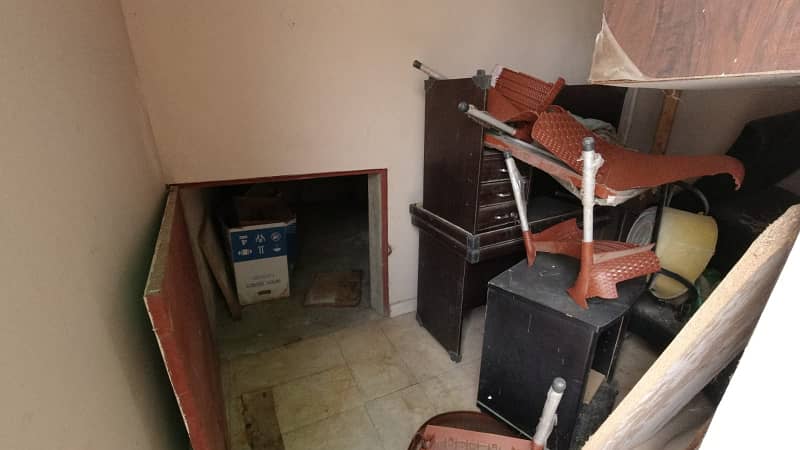 PORTION FOR SALE IN GULSHAN-E-IQBAL BLOCK-7 28