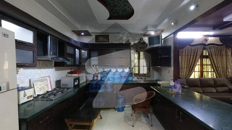 PORTION FOR SALE IN GULSHAN-E-IQBAL BLOCK-7 6