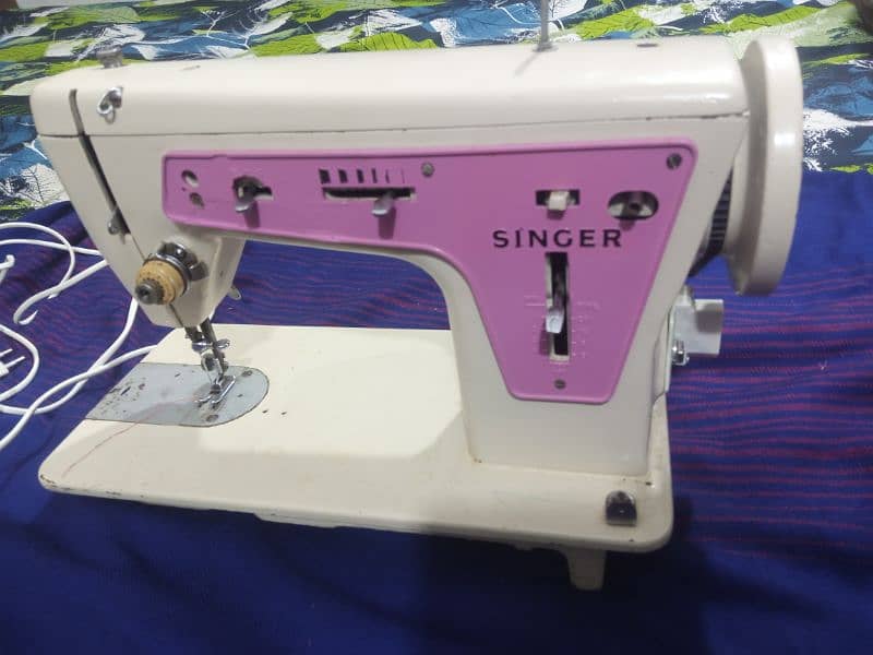 Singer sewing machine 4