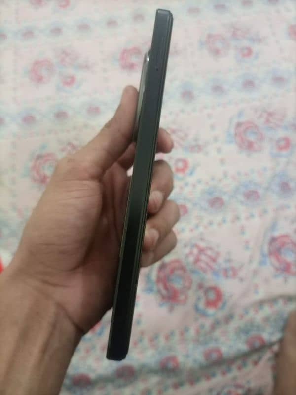 Redmi A3 Midnight Black Colour 4