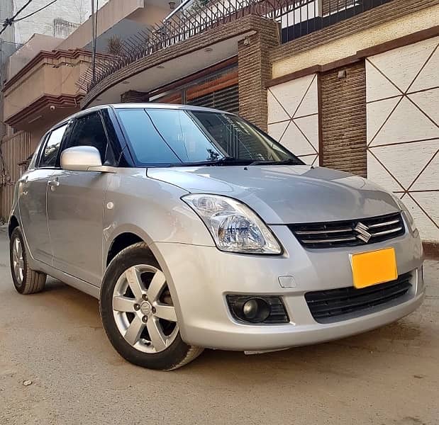 Suzuki Swift 1.3 DLX Navigation (2020) in original condition 0