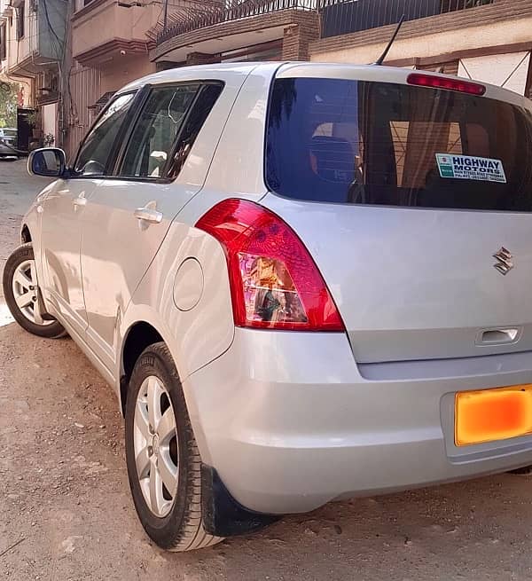 Suzuki Swift 1.3 DLX Navigation (2020) in original condition 6