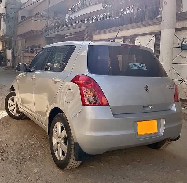 Suzuki Swift 1.3 DLX Navigation (2020) in original condition 4