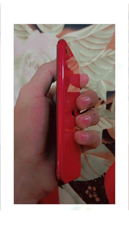 I phone se 2020 red colour 2