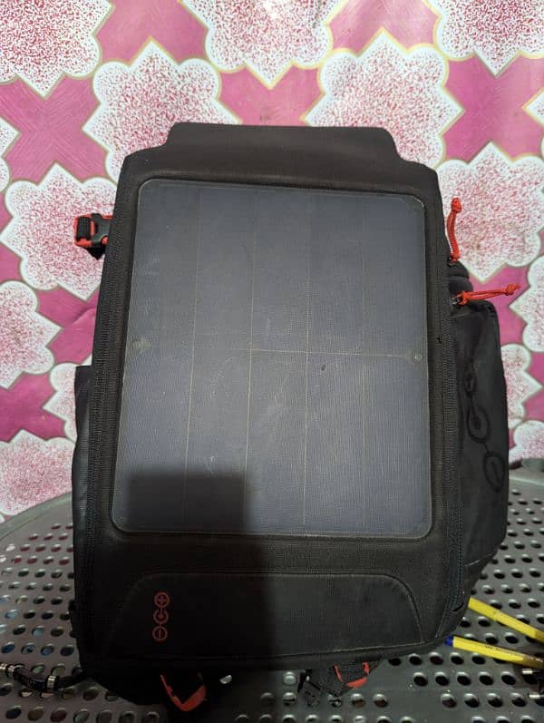 Voltaic solar powered bag 0