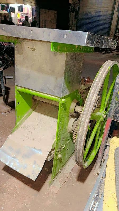 sugarcane machine :200 par kg 4