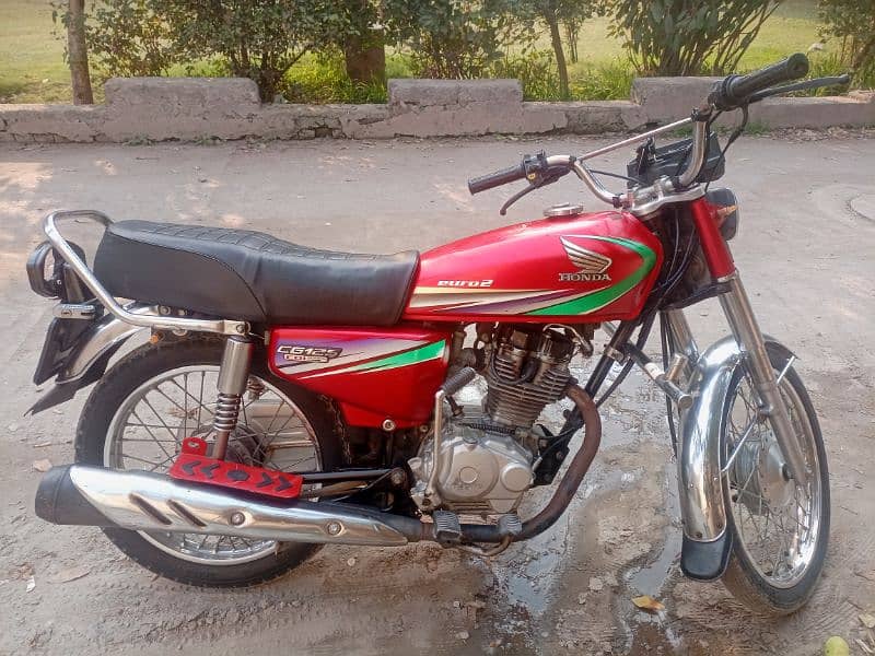 Honda 125 - 2014 - Red 1