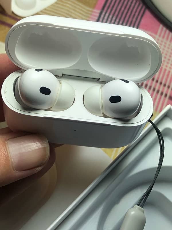 apple AirPods 2