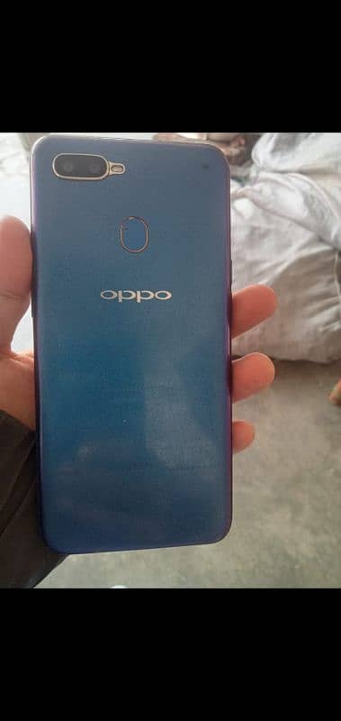 OPPO a5s Ram 2 Room 32 use like good condition 10/8 4