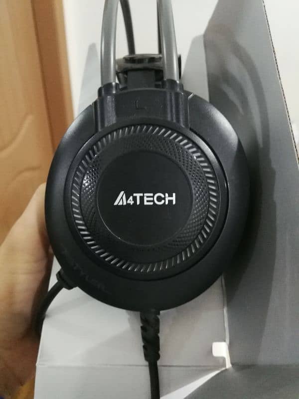 A4 tech headphones 2