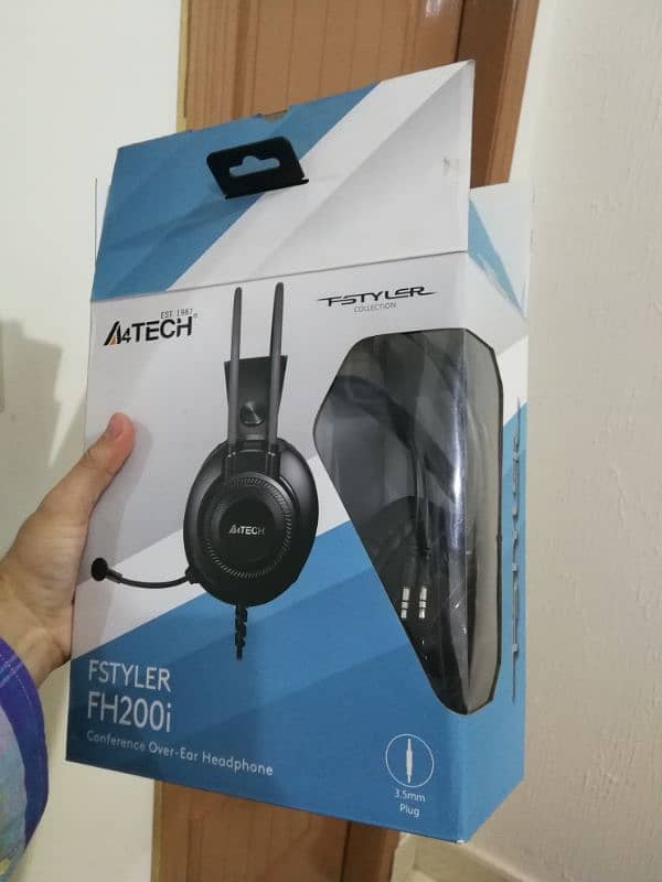 A4 tech headphones 8