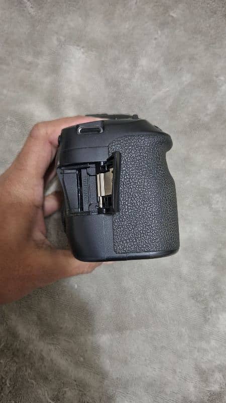 canon 6d mark ii only body 6