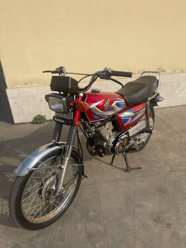 Honda 125 2014 model shock sa tiyar karwi Ha black color 6