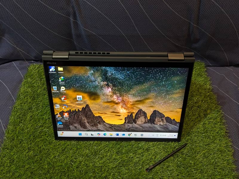 Lenovo Thinkpad x13 yoga Gen 2 Core i5 11th Gen. Convertable 2 in 1 0