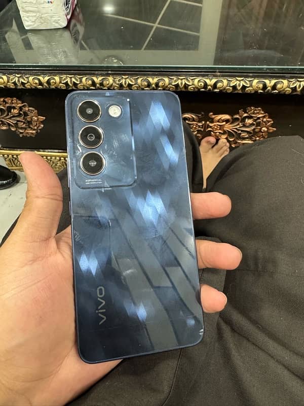 Vivo y100 lush condition 1